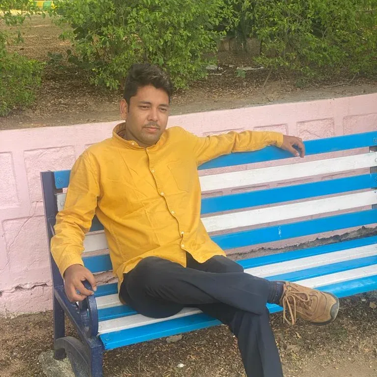 Shanu Quraishi relaxing at a park