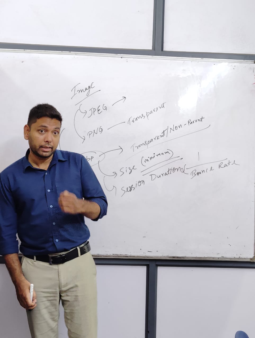 Shanu Quraishi teaching e-commerce marketing at GTB Nagar Delhi